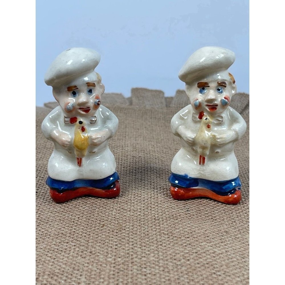 Vintage Pair of Mid Century Salt Pepper Shakers Japan Chef Holding Chicken Chef